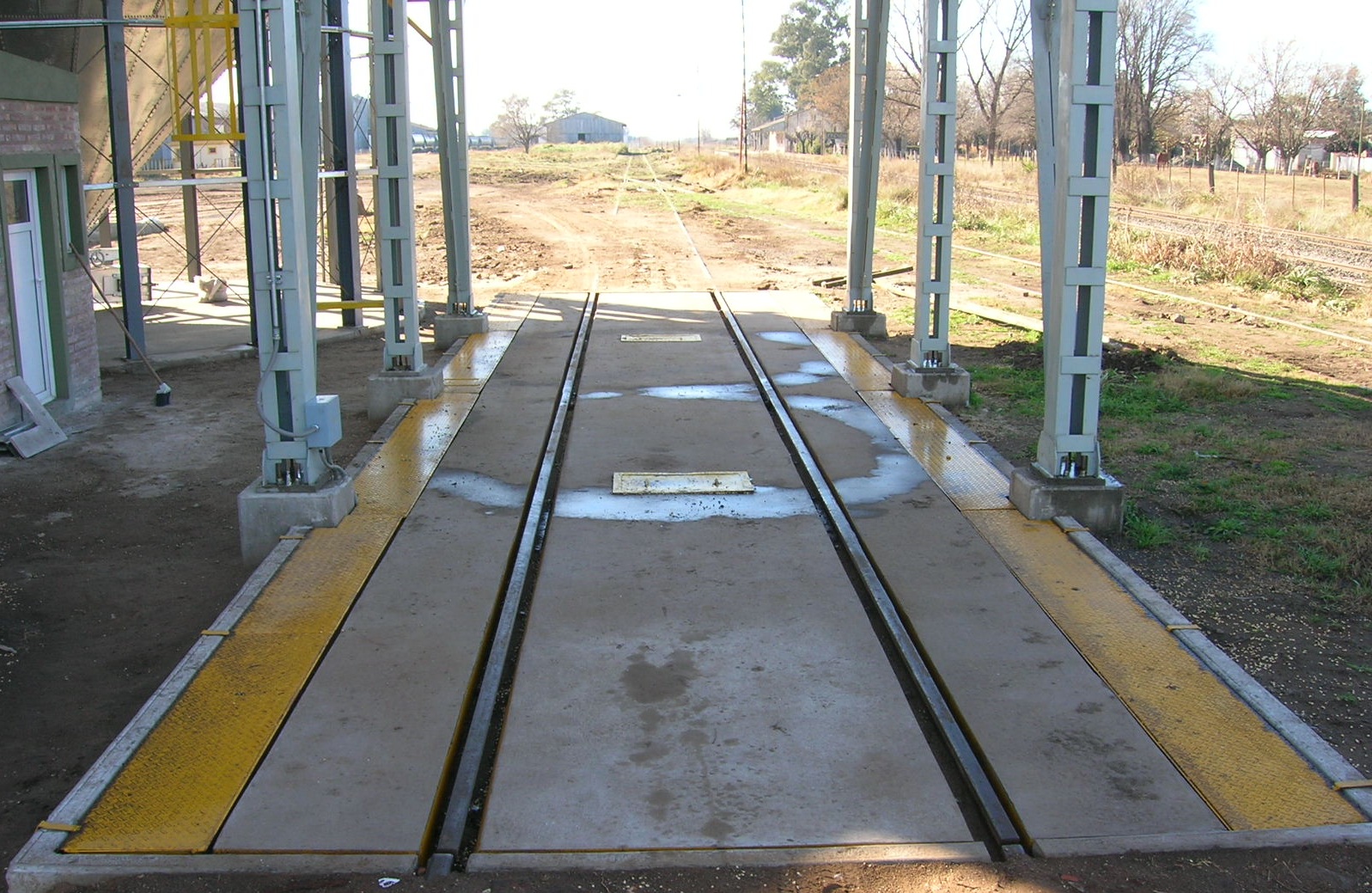 Balanzas ferroviarias — báscula ferroviaria en operación